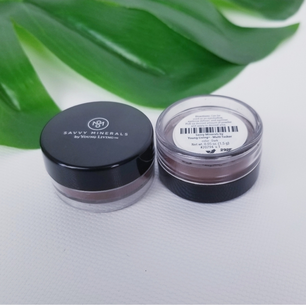 Savvy by Young Living Multi Tasker Eye Brow Shadow DARK - Picture 6 of 7